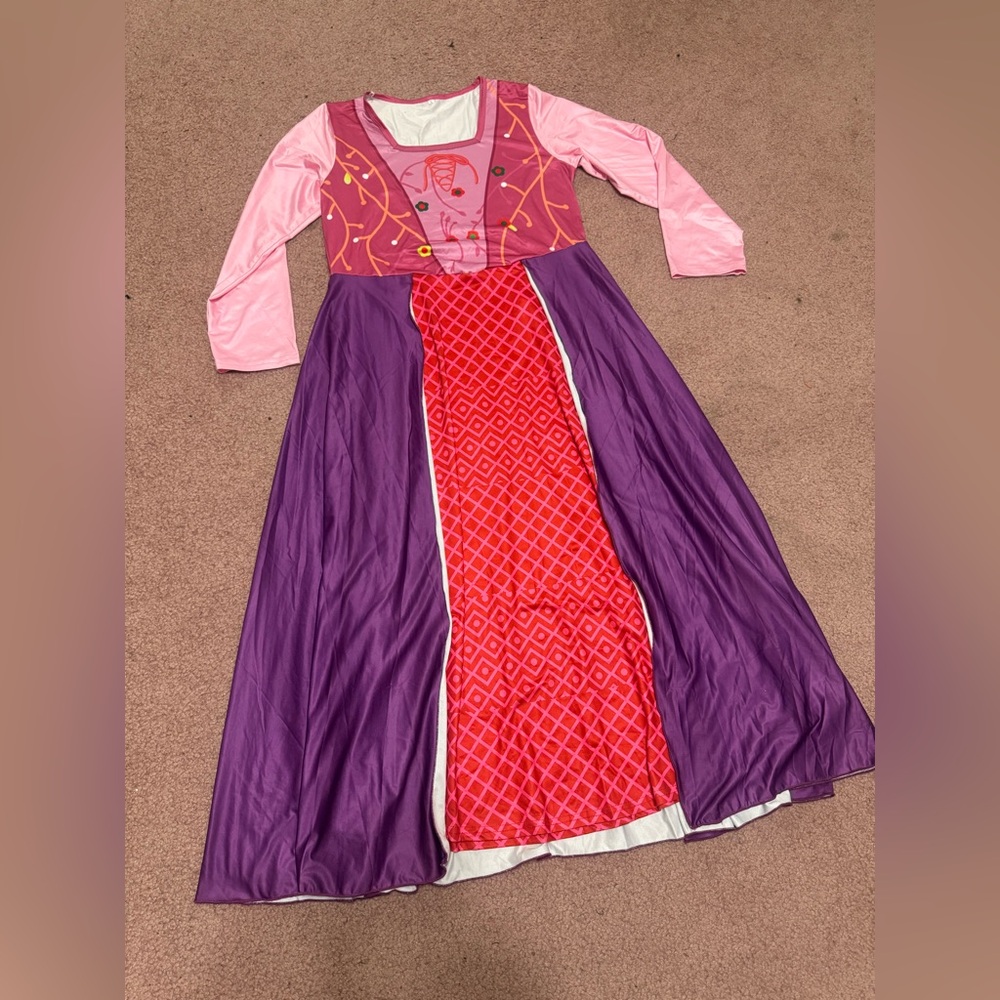 New small princess dress costume Rennisance rapunzel Victorian Bridgerton tangle